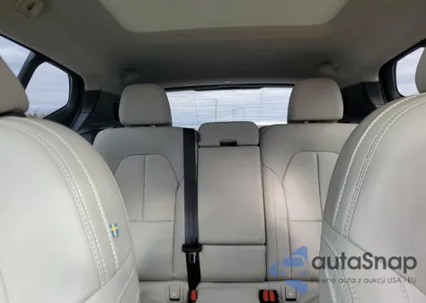 2021 Volvo Xc40 T5 Momentum z USA, uszkodzony, nr VIN YV4162UK3M2421566